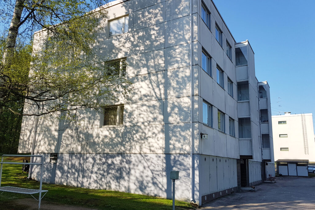 Korjausrakentamisen referenssi: As Oy:t Värjärintie 5 ja 7, linjasaneeraus